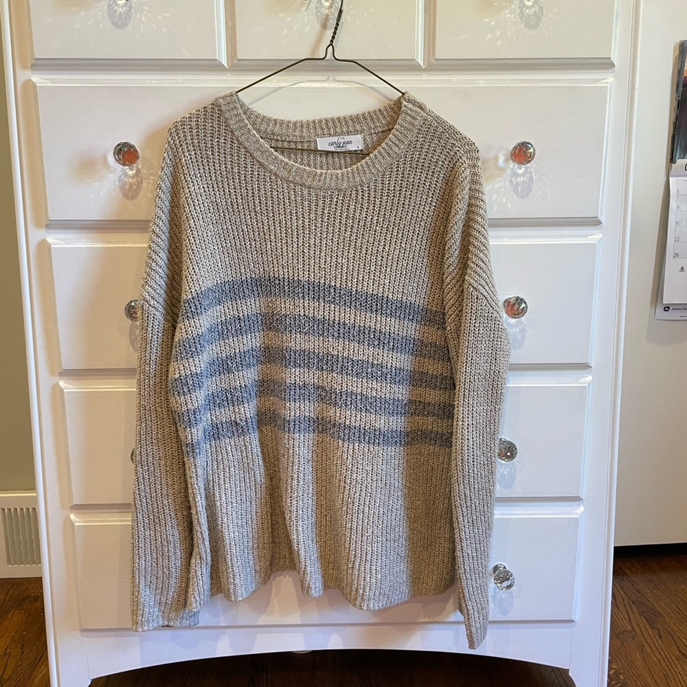 Carley Jean Los Angeles  Women's Sweater - s